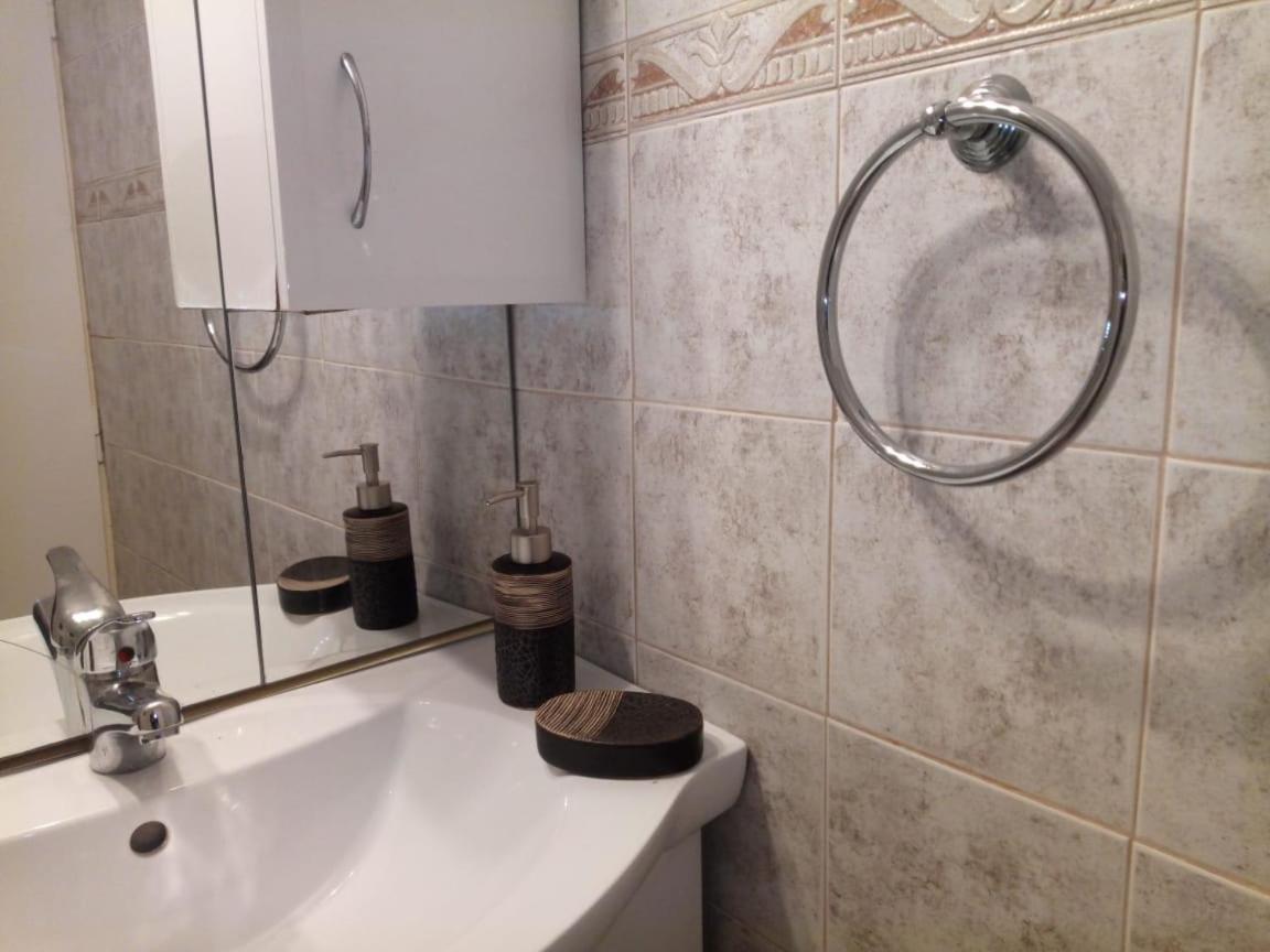 Olibia Apartment เอเธนส์ ภายนอก รูปภาพ