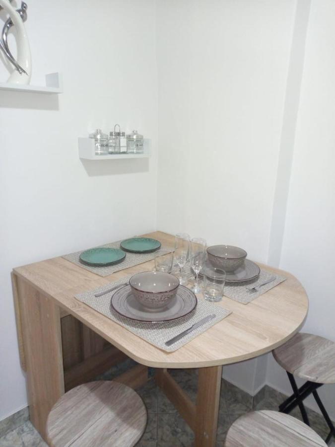 Olibia Apartment เอเธนส์ ภายนอก รูปภาพ